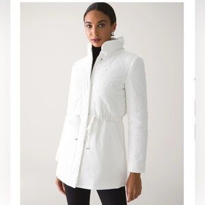 WHBM Chevron Puffer Coat in Ivory Size M